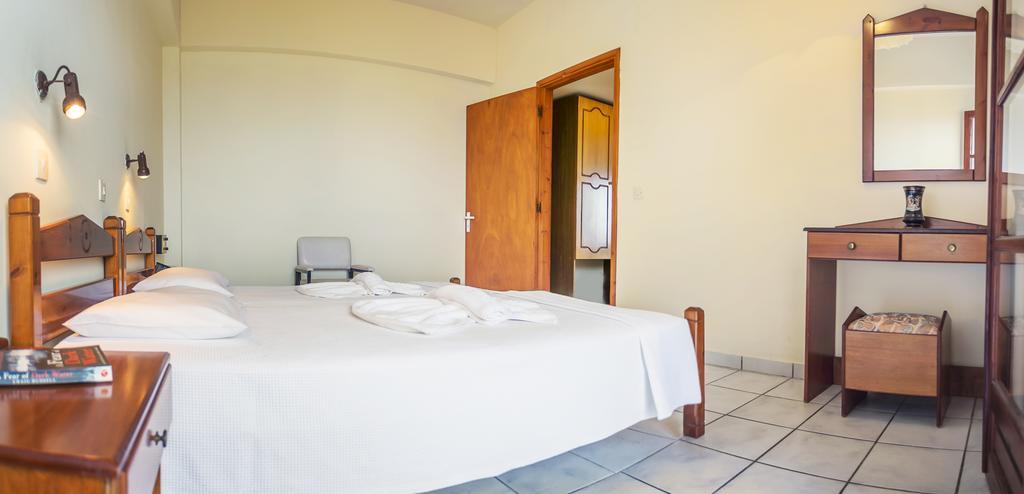 Yiannis Ηotel Foiníkion Extérieur photo